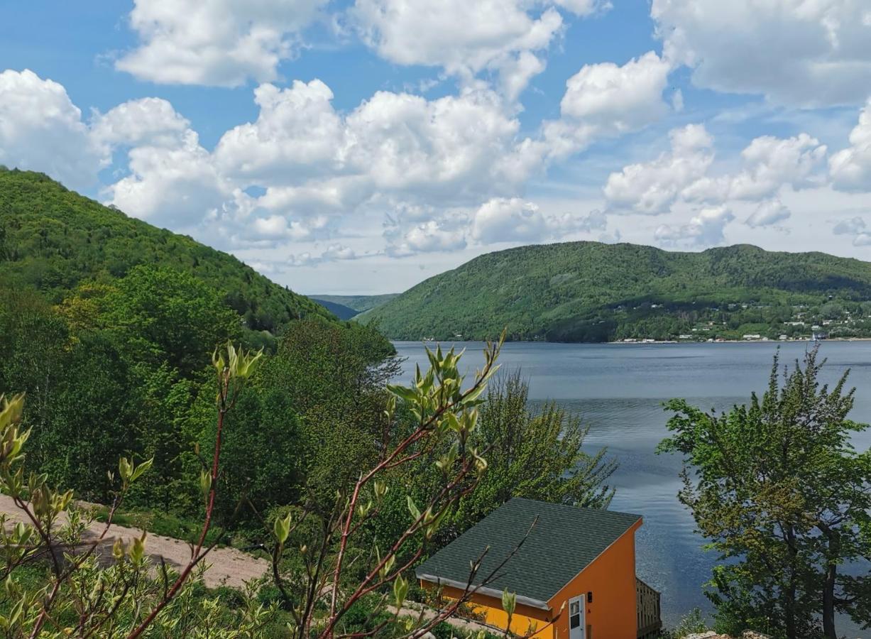 Knotty Pine Cottages, Suites & Motel Rooms إينغونيش المظهر الخارجي الصورة