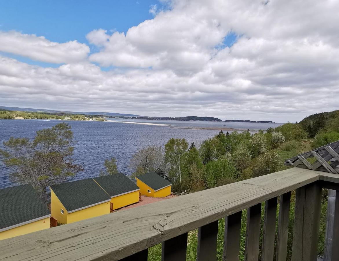 Knotty Pine Cottages, Suites & Motel Rooms إينغونيش المظهر الخارجي الصورة