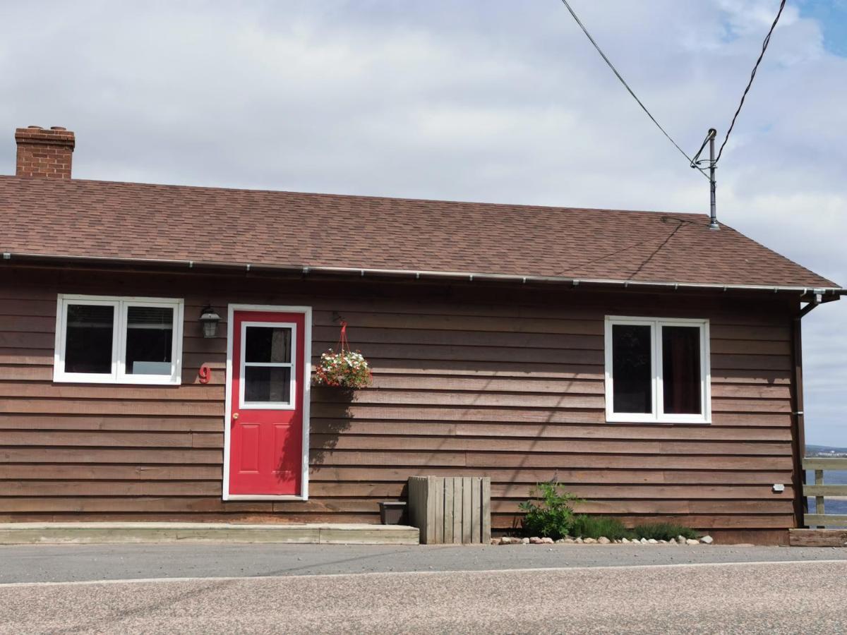 Knotty Pine Cottages, Suites & Motel Rooms إينغونيش المظهر الخارجي الصورة