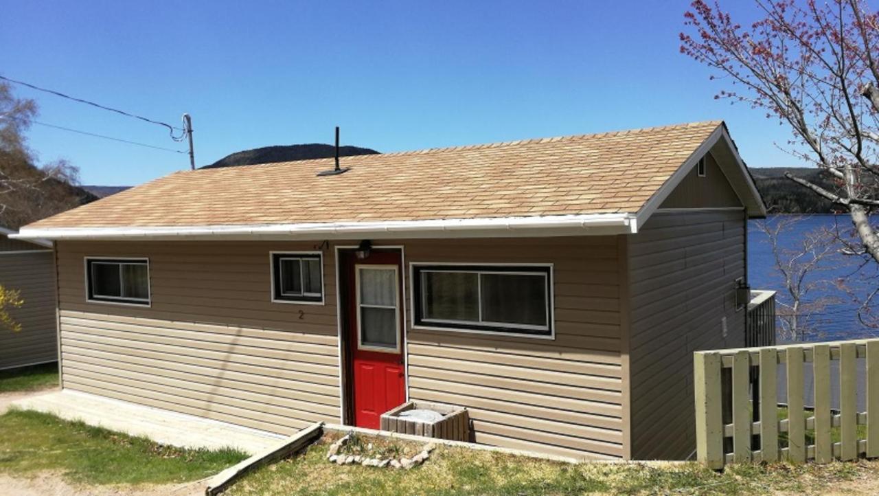 Knotty Pine Cottages, Suites & Motel Rooms إينغونيش المظهر الخارجي الصورة