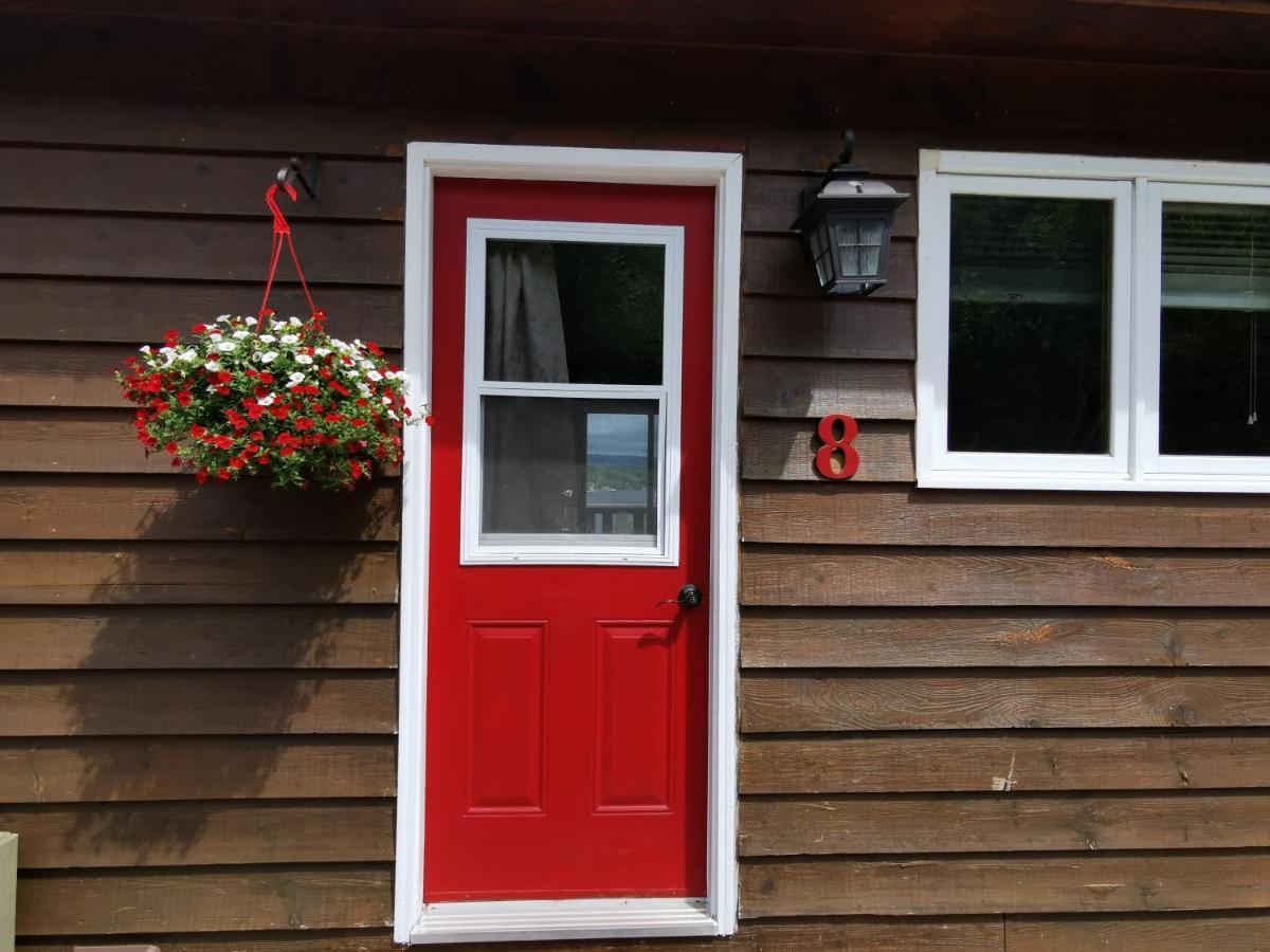 Knotty Pine Cottages, Suites & Motel Rooms إينغونيش المظهر الخارجي الصورة